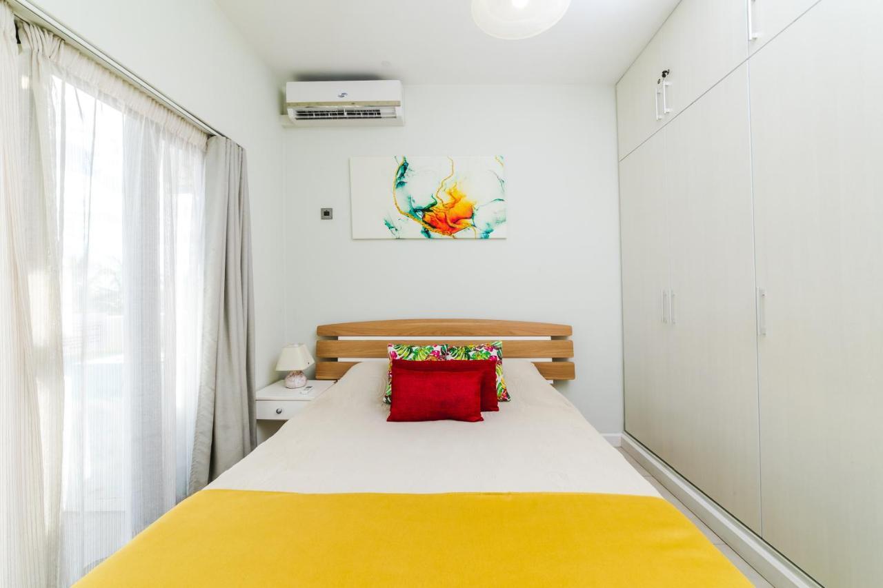 Beachcove Apartment 9 In Pereybere Pereybere Beach Esterno foto