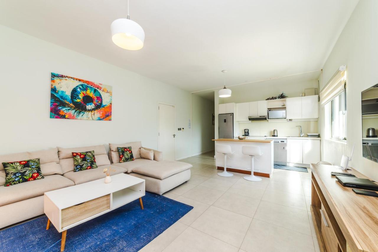 Beachcove Apartment 9 In Pereybere Pereybere Beach Esterno foto