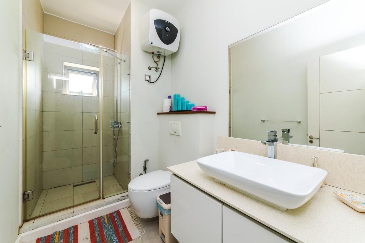 Beachcove Apartment 9 In Pereybere Pereybere Beach Esterno foto